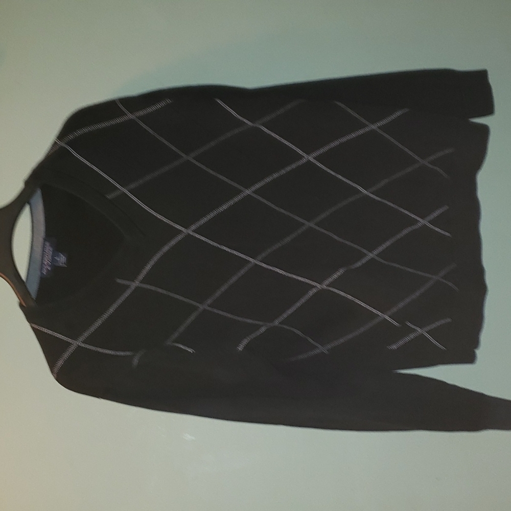 ROUNDTREE & YORKE- Black Sweater